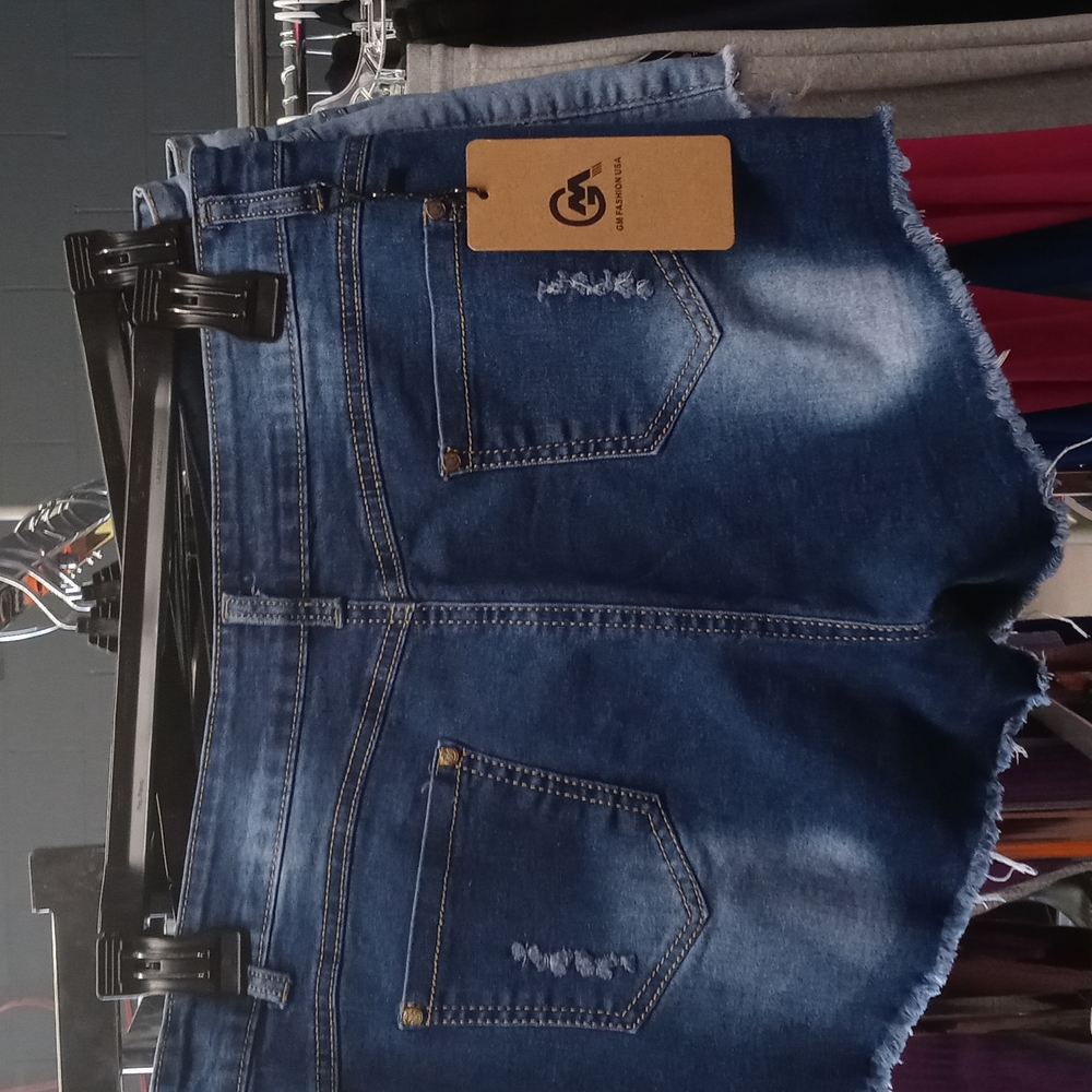 Ladies short
